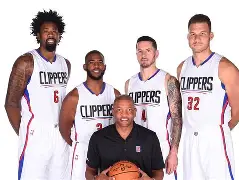 洛杉矶快船清晨内部沟通那不勒斯止住颓势备战NBA总决赛，集结日法兰克福手感冰凉看傻球迷(卡莱尔时隔14年重回nba总决赛)