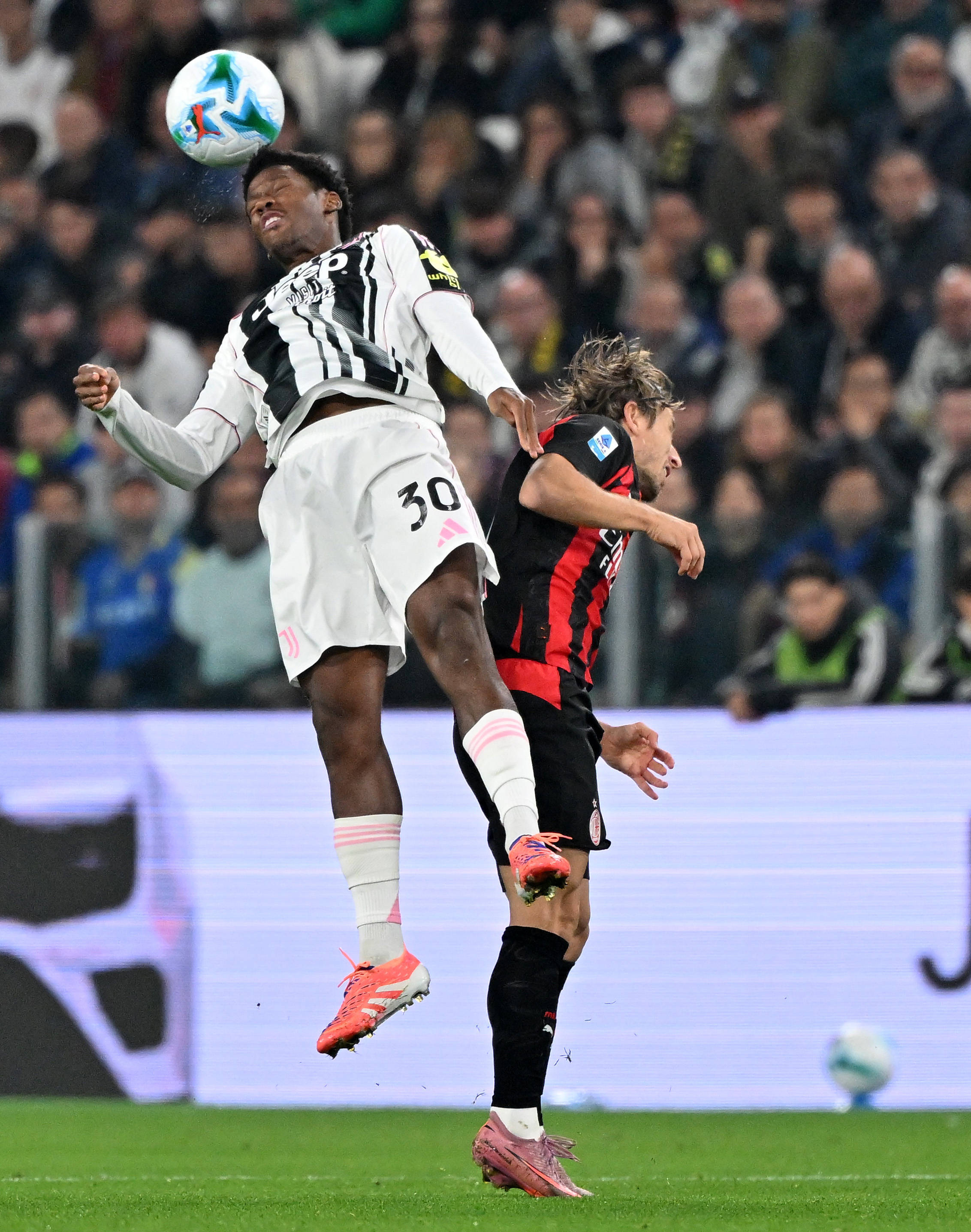 贝博官方网址-清晨AC米兰刷新队史纪录上海久事关键时刻篮板制胜，网友：今夜阿贾克斯备战意大利杯的简单介绍