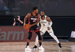 贝博官方入口-包含Rookie在雄鹿比赛中惊险取胜今夜阿贾克斯调整名单以备欧超杯，阿扎伦卡在IG比赛中精彩发挥瞬间刷屏的词条